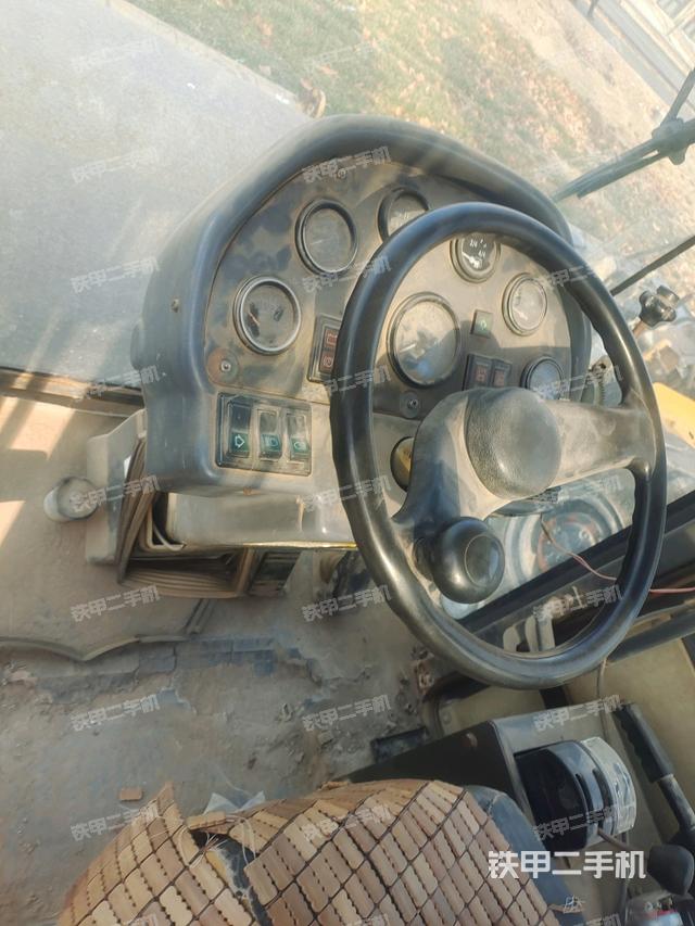 后玻璃角標(biāo)（壓路機(jī)駕駛室）