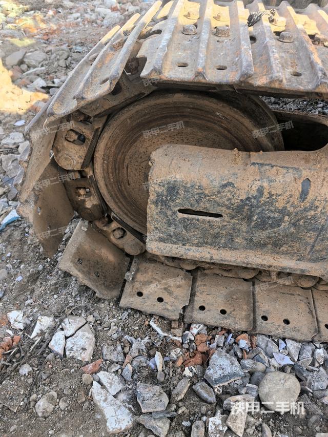 左驅(qū)動輪（行走機(jī)構(gòu)）