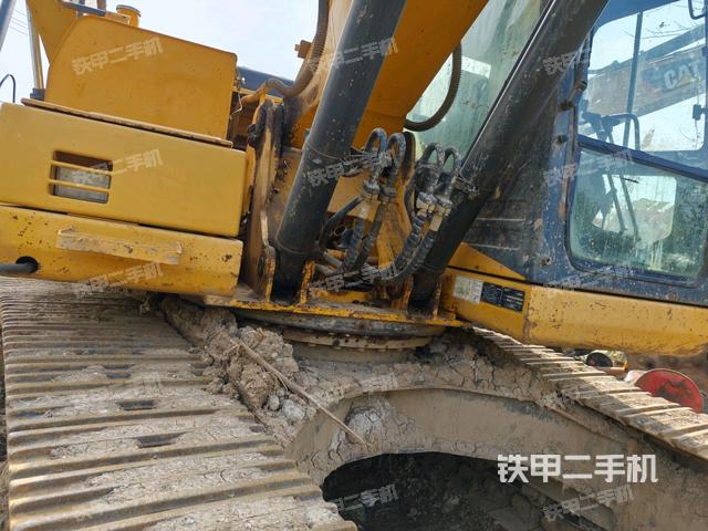 小臂整体右前（工作和回转装置）