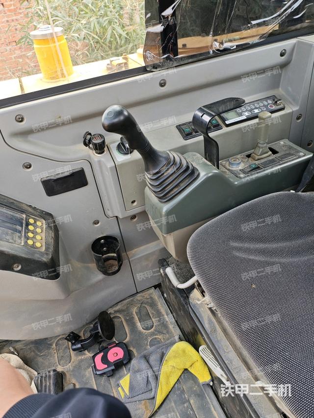 駕駛室整體（整機(jī)外觀）