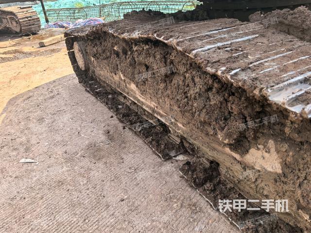 右側(cè)履帶整體(行走機(jī)構(gòu)) 右側(cè)履帶整體(行走機(jī)構(gòu))