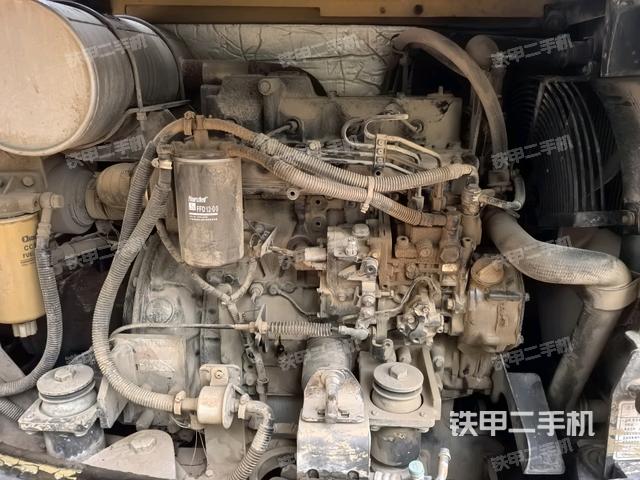 發(fā)動(dòng)機(jī)整體俯視(整機(jī)外觀(guān)) 發(fā)動(dòng)機(jī)整體俯視(整機(jī)外觀(guān))