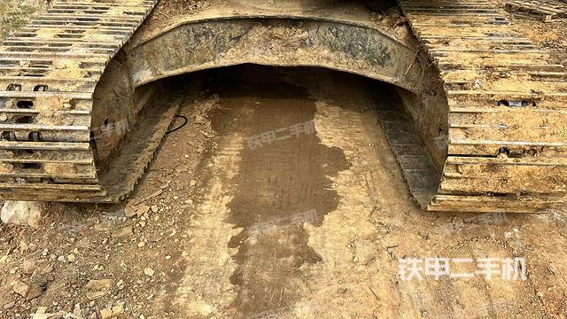 轉(zhuǎn)盤和下車架正前（工作和回轉(zhuǎn)裝置）