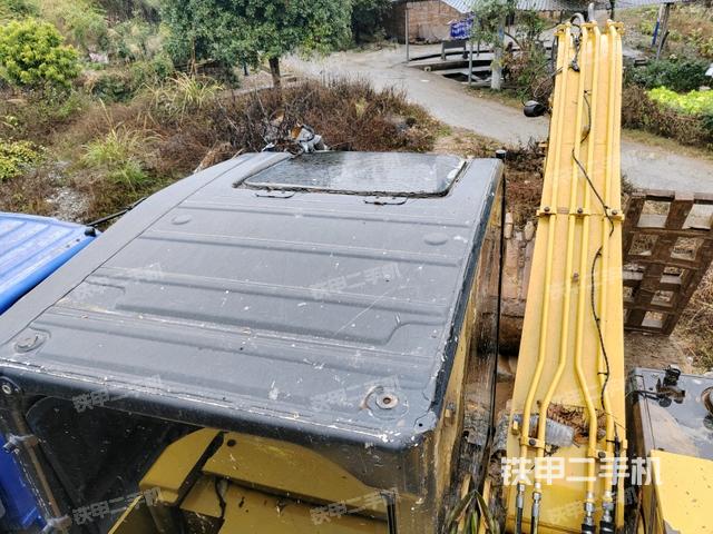 大臂背部俯視（工作和回轉(zhuǎn)裝置）