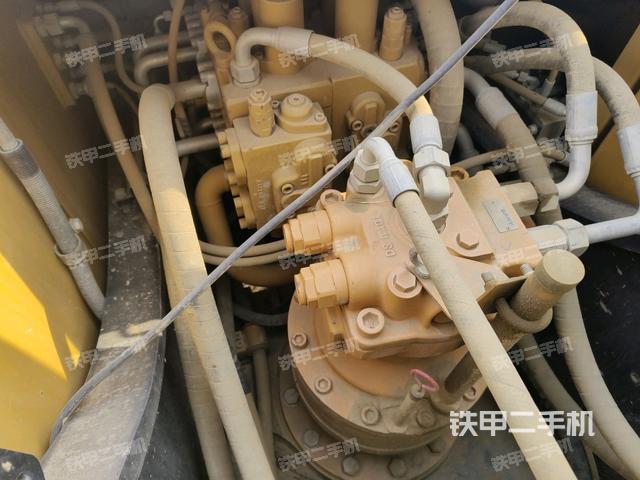 回轉(zhuǎn)馬達（上車部件）