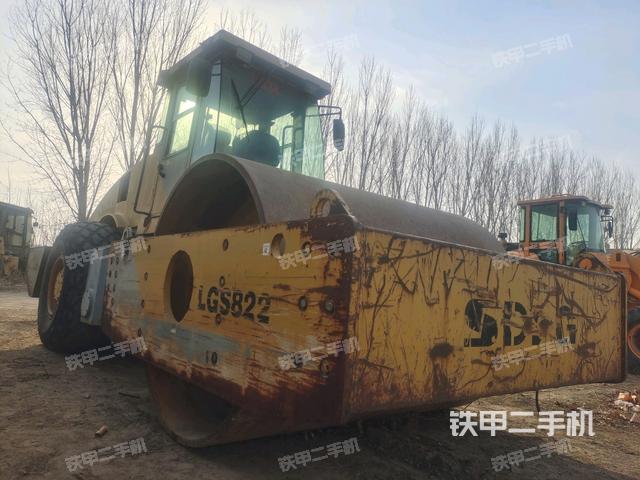 右前45°（壓路機(jī)整機(jī)外觀）