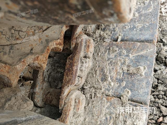 右驅(qū)動輪（行走機構(gòu)）