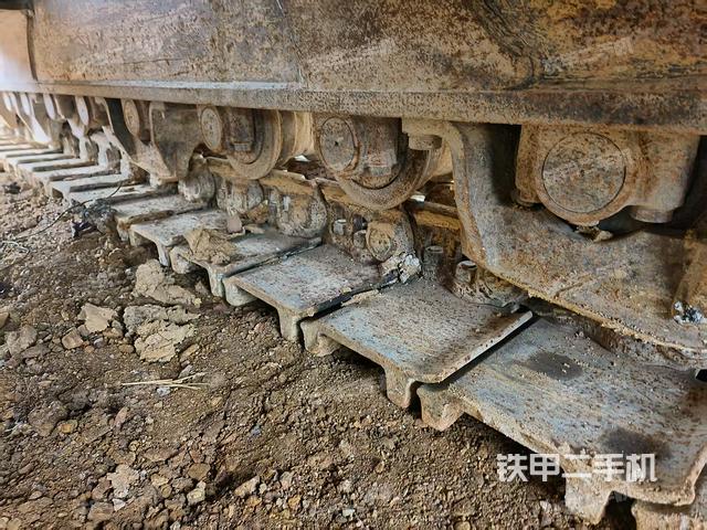 单侧履带整体（整机外观）