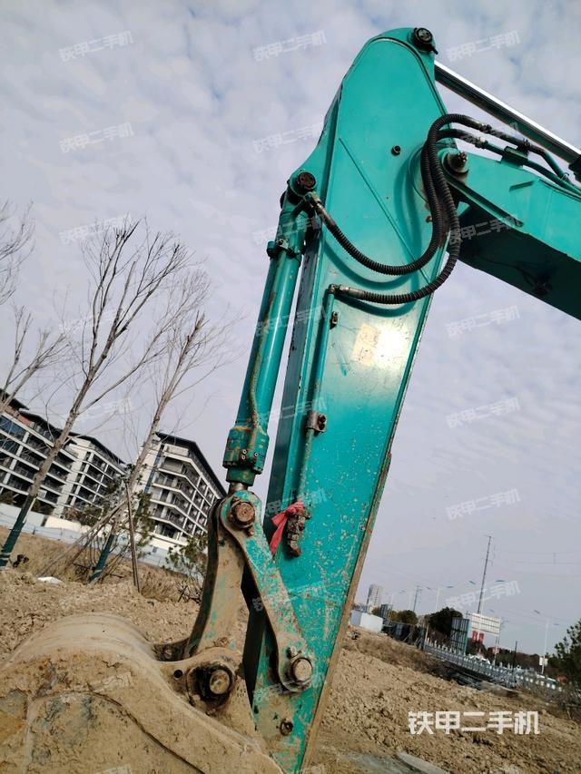 小臂整體左后(工作和回轉(zhuǎn)裝置) 小臂整體左后(工作和回轉(zhuǎn)裝置)