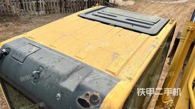 駕駛室頂部俯視（上車部件）