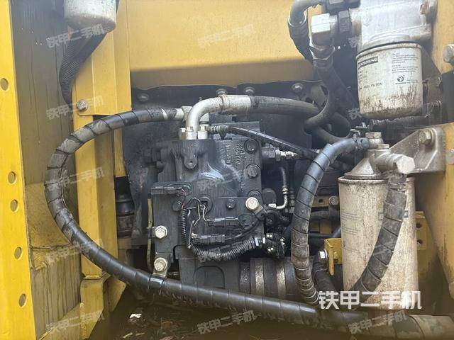 液壓泵斜45?左(大件艙室) 液壓泵斜45?左(大件艙室)