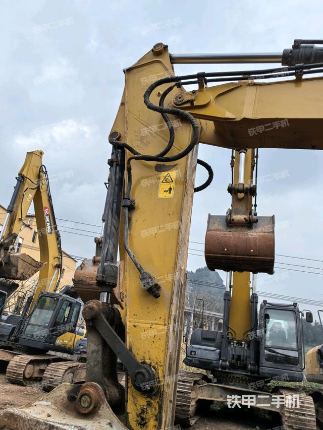 大臂整體?右側(cè)(工作和回轉(zhuǎn)裝置) 大臂整體?右側(cè)(工作和回轉(zhuǎn)裝置)