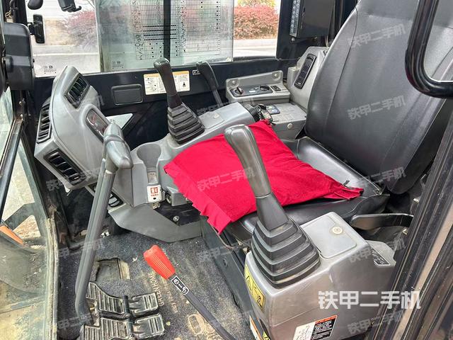 驾驶室整体（整机外观）