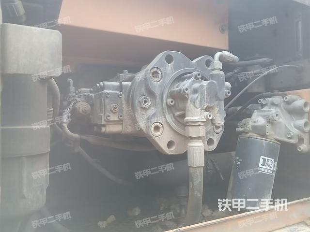 液壓泵艙室正面整體（整機(jī)外觀）