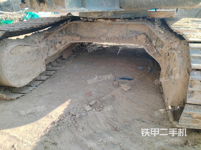 转盘和下车架正前（工作和回转装置）