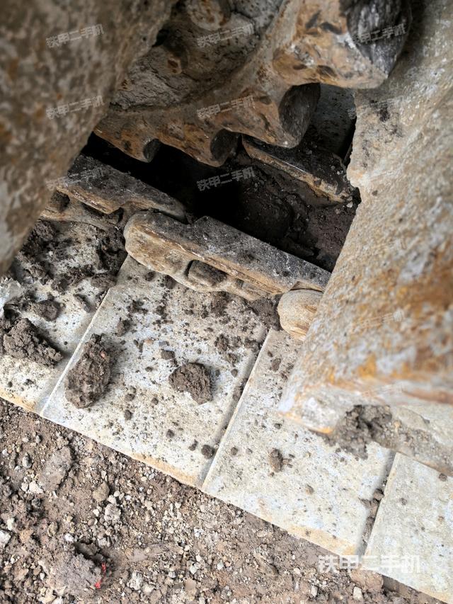 左側(cè)行走馬達(dá)蓋板(行走機(jī)構(gòu)) 左側(cè)行走馬達(dá)蓋板(行走機(jī)構(gòu))