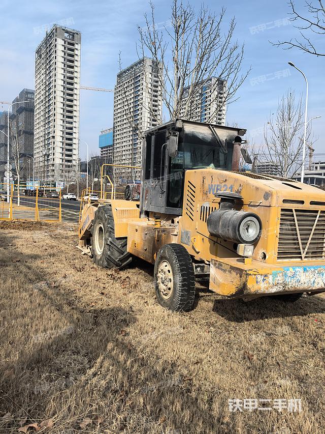 整机左侧（设备外观及核心部件）