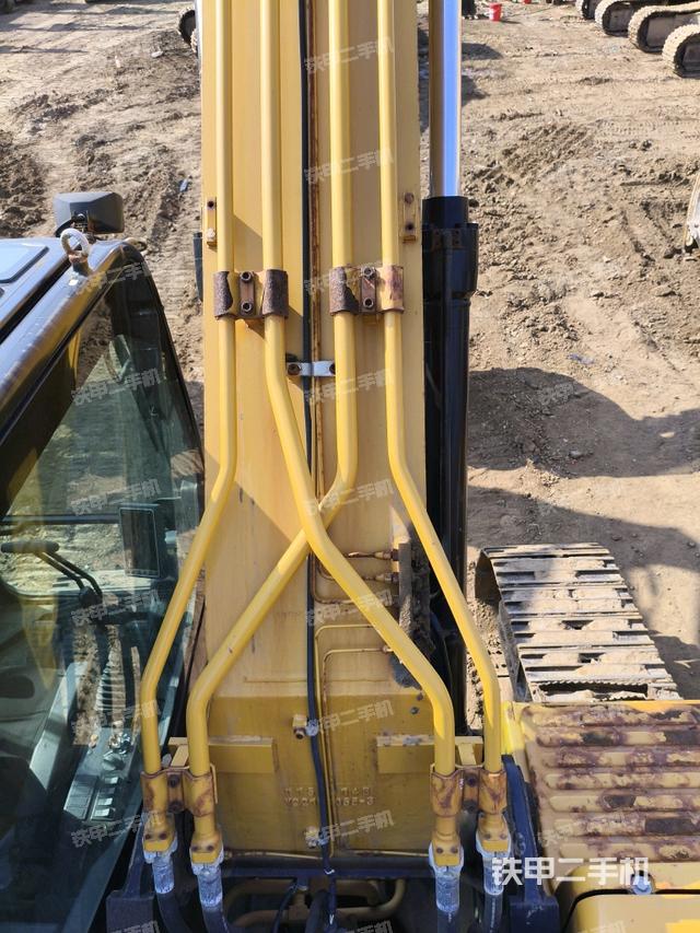 大臂背部俯視（工作和回轉(zhuǎn)裝置）