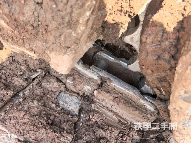 左側(cè)行走馬達(dá)蓋板(行走機(jī)構(gòu)) 左側(cè)行走馬達(dá)蓋板(行走機(jī)構(gòu))