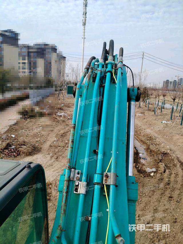 大臂背部俯視(工作和回轉(zhuǎn)裝置) 大臂背部俯視(工作和回轉(zhuǎn)裝置)