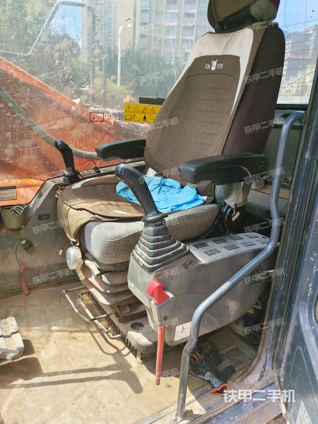 驾驶室整体（整机外观）