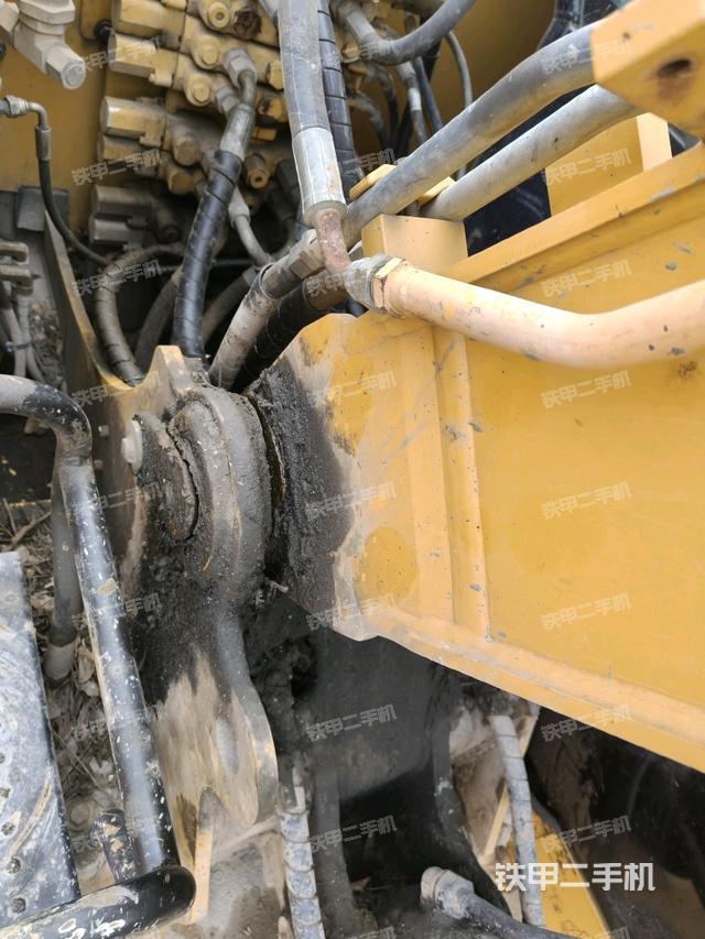 大臂根部?斜（工作和回轉(zhuǎn)裝置）