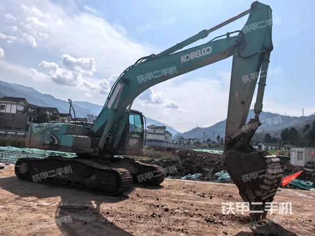 右前45(整機(jī)外觀) 右前45(整機(jī)外觀)