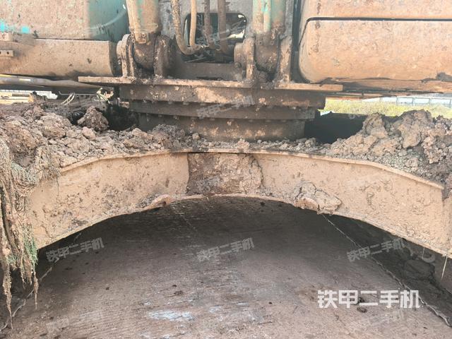 大臂油缸整體?豎拍(工作和回轉(zhuǎn)裝置) 大臂油缸整體?豎拍(工作和回轉(zhuǎn)裝置)