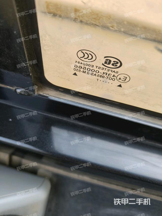 后窗玻璃角標（駕駛室部分）