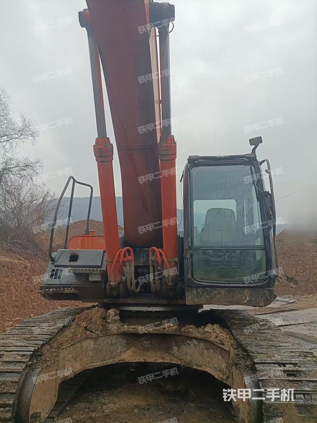 大臂背部俯視（工作和回轉(zhuǎn)裝置）