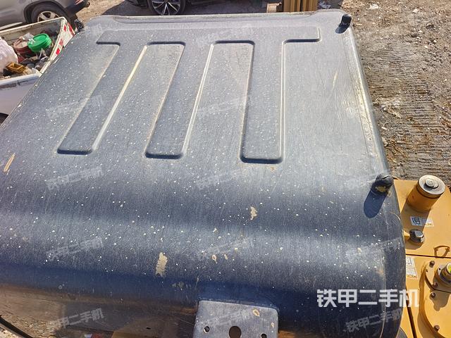 驾驶室顶部(整机外观) 驾驶室顶部(整机外观)