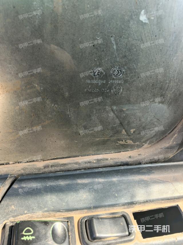 駕駛室左后45度(駕駛室部分) 駕駛室左后45度(駕駛室部分)