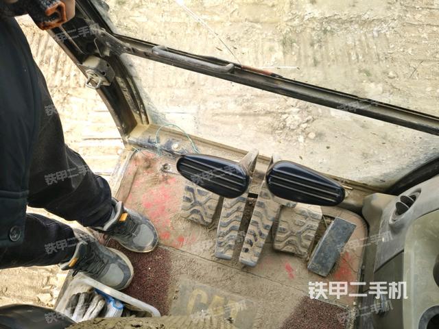 后窗玻璃角標(biāo)（駕駛室部分）