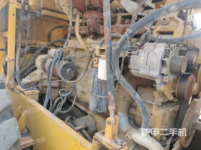 散熱器全景（壓路機發(fā)動機艙）