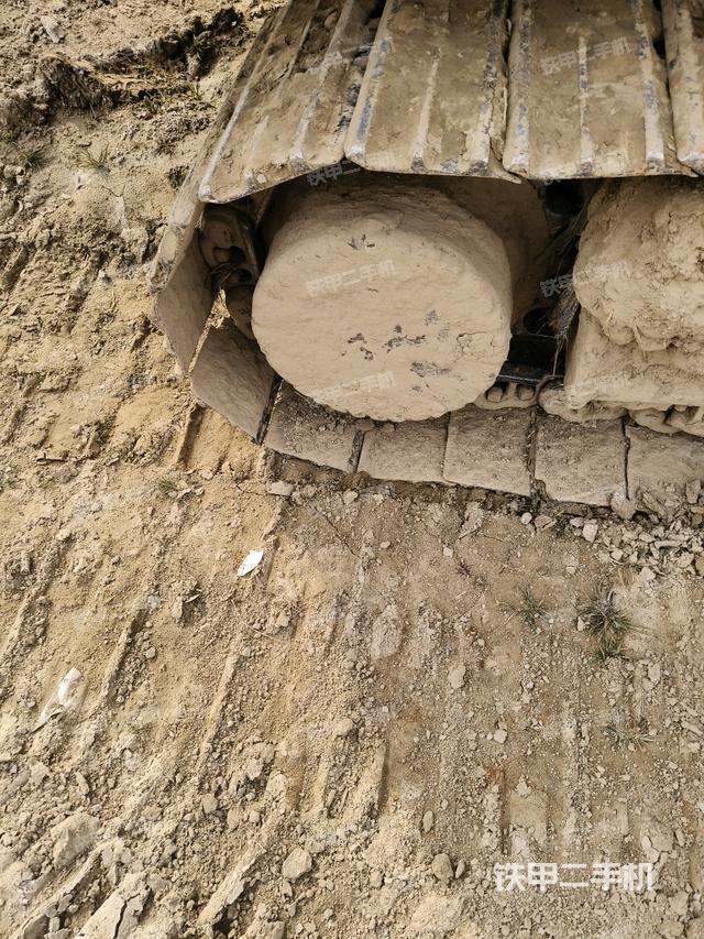 左驅(qū)動輪（行走機(jī)構(gòu)）