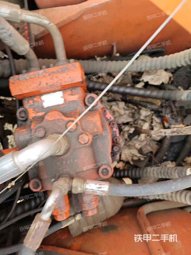 回轉(zhuǎn)馬達（上車部件）