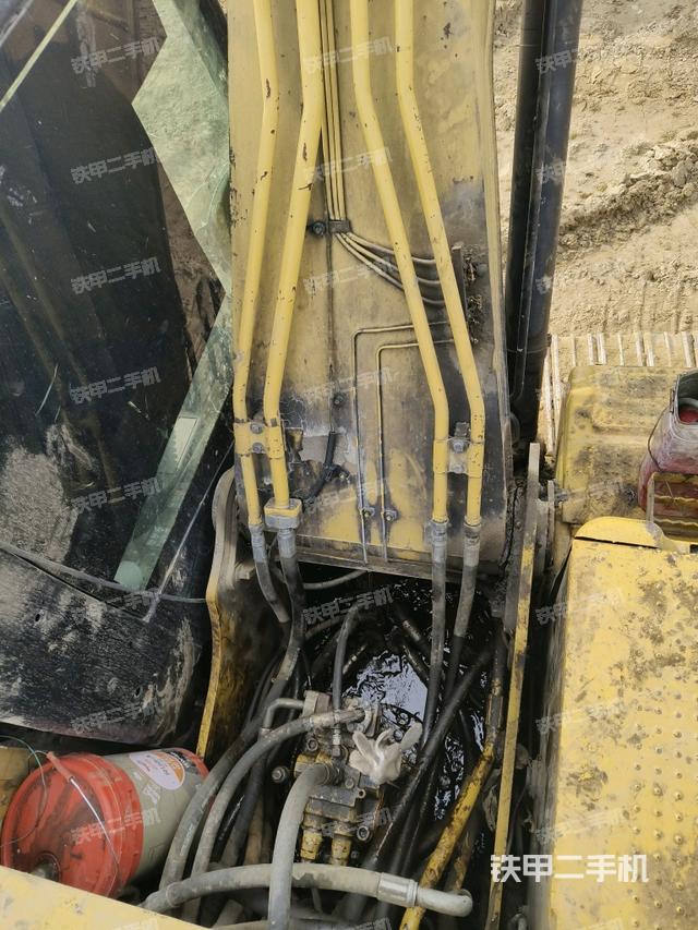 小臂整體左后（工作和回轉(zhuǎn)裝置）