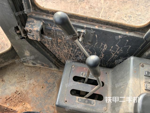 操作桿  檔位（駕駛室部分）