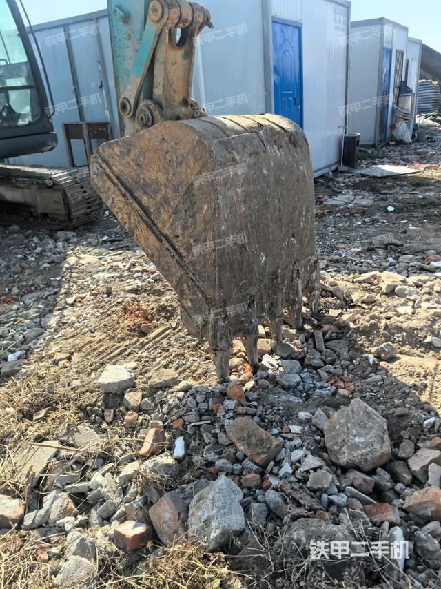 鏟斗右后整體（工作和回轉(zhuǎn)裝置）