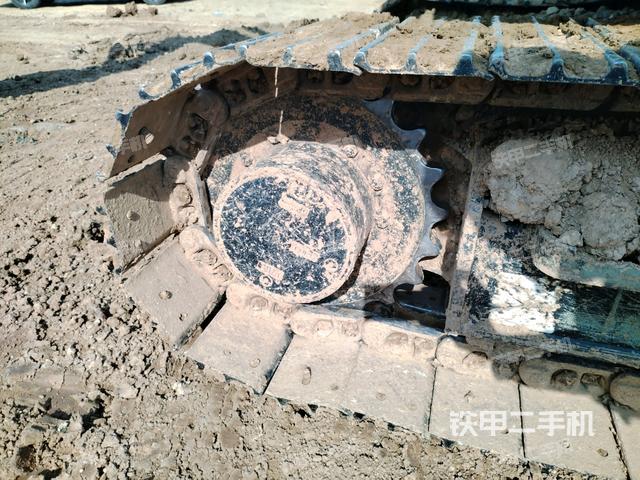 左驅(qū)動(dòng)輪（行走機(jī)構(gòu)）