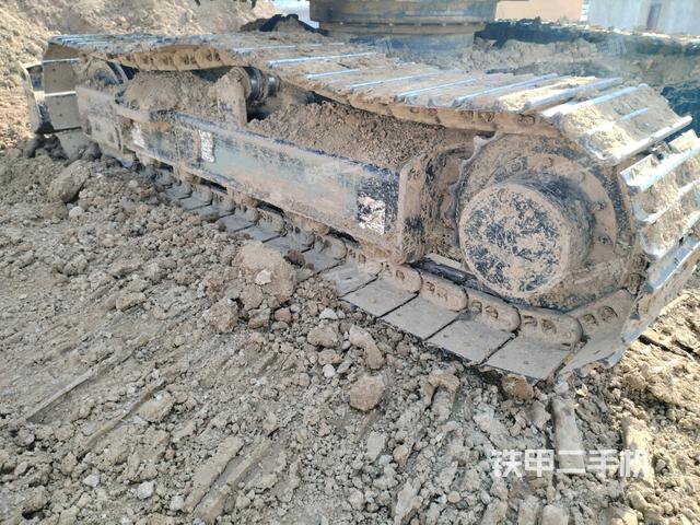 右側(cè)履帶整體?（行走機(jī)構(gòu)）