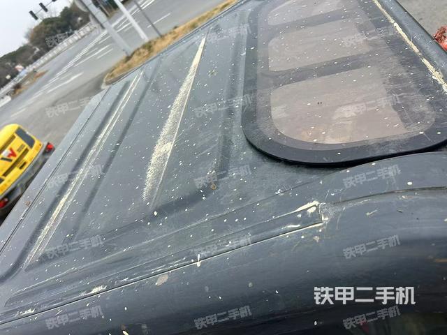 驾驶室顶部（整机外观）