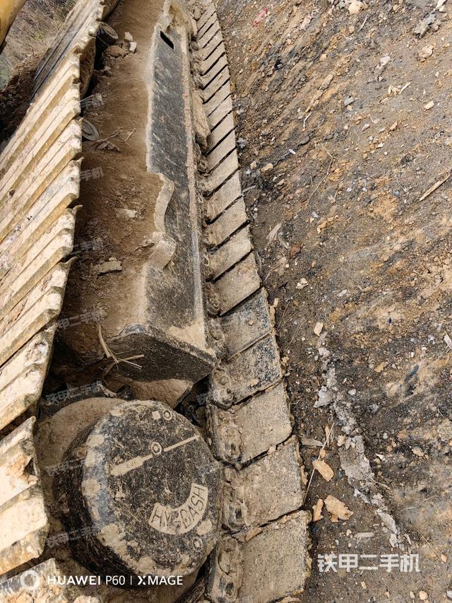 單側(cè)履帶整體（整機(jī)外觀）