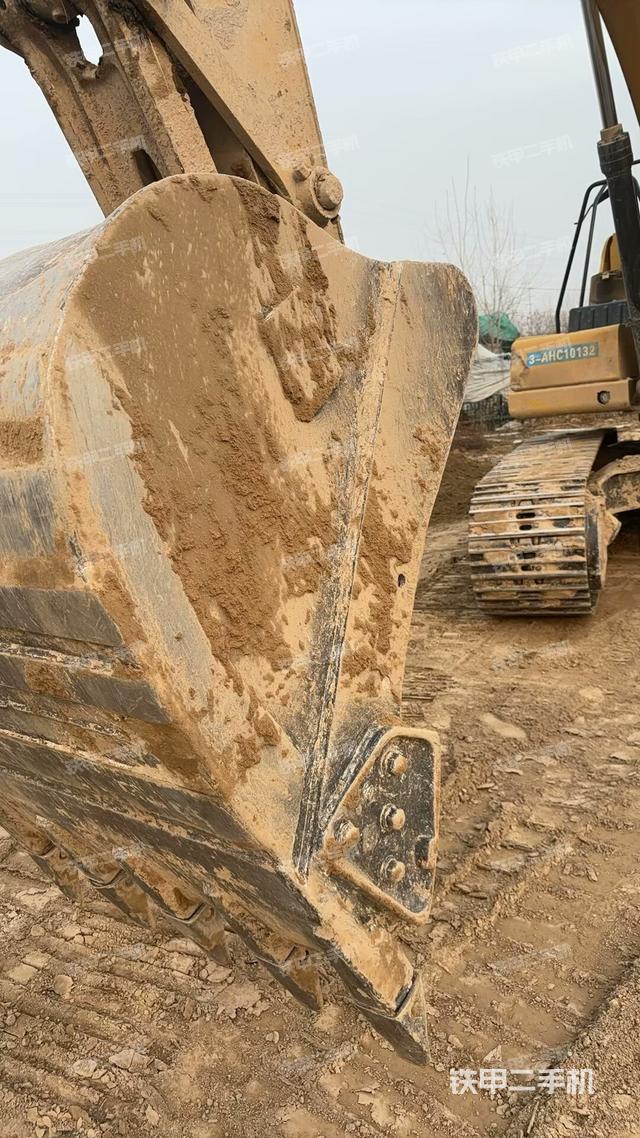 鏟斗右后整體（工作和回轉(zhuǎn)裝置）