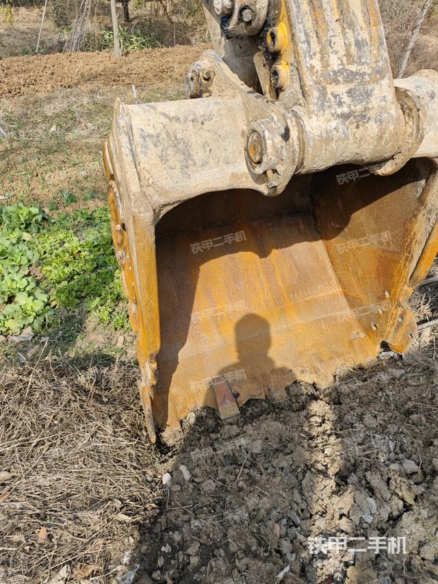 小臂整体左后（工作和回转装置）