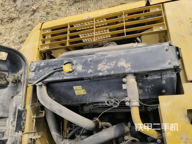 氣門室蓋螺絲特寫（上車部件）