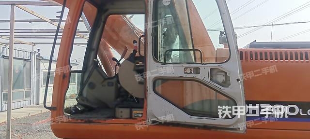 駕駛室整體（整機(jī)外觀）