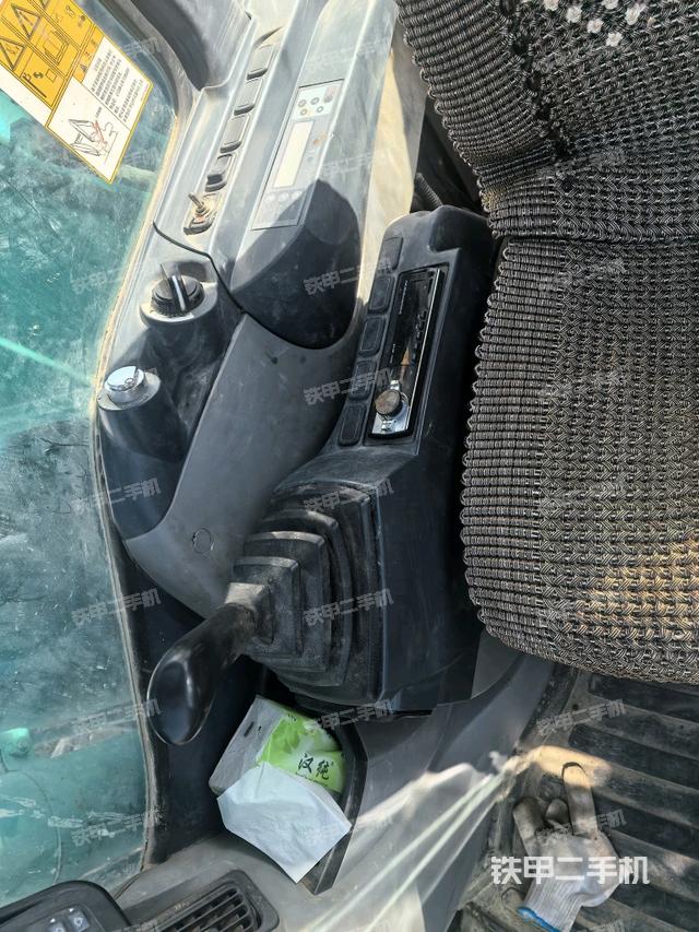 座椅左側(cè)控制臺/音響/含左手柄（駕駛室部分）