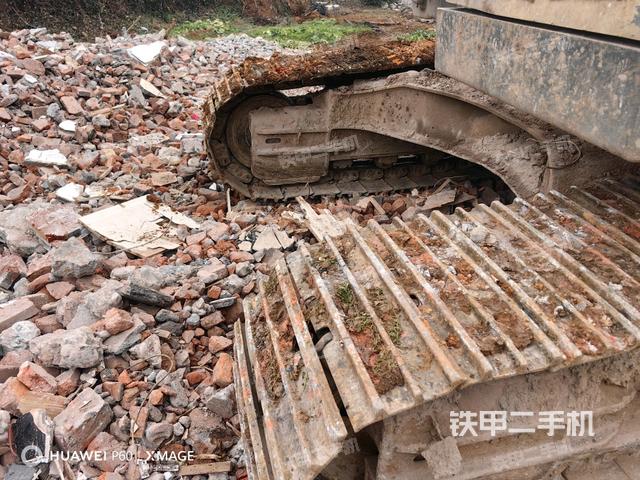轉(zhuǎn)盤(pán)和下車(chē)架正前(工作和回轉(zhuǎn)裝置) 轉(zhuǎn)盤(pán)和下車(chē)架正前(工作和回轉(zhuǎn)裝置)