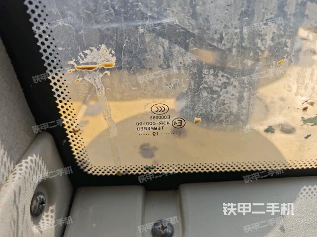 后窗玻璃角标（驾驶室部分）